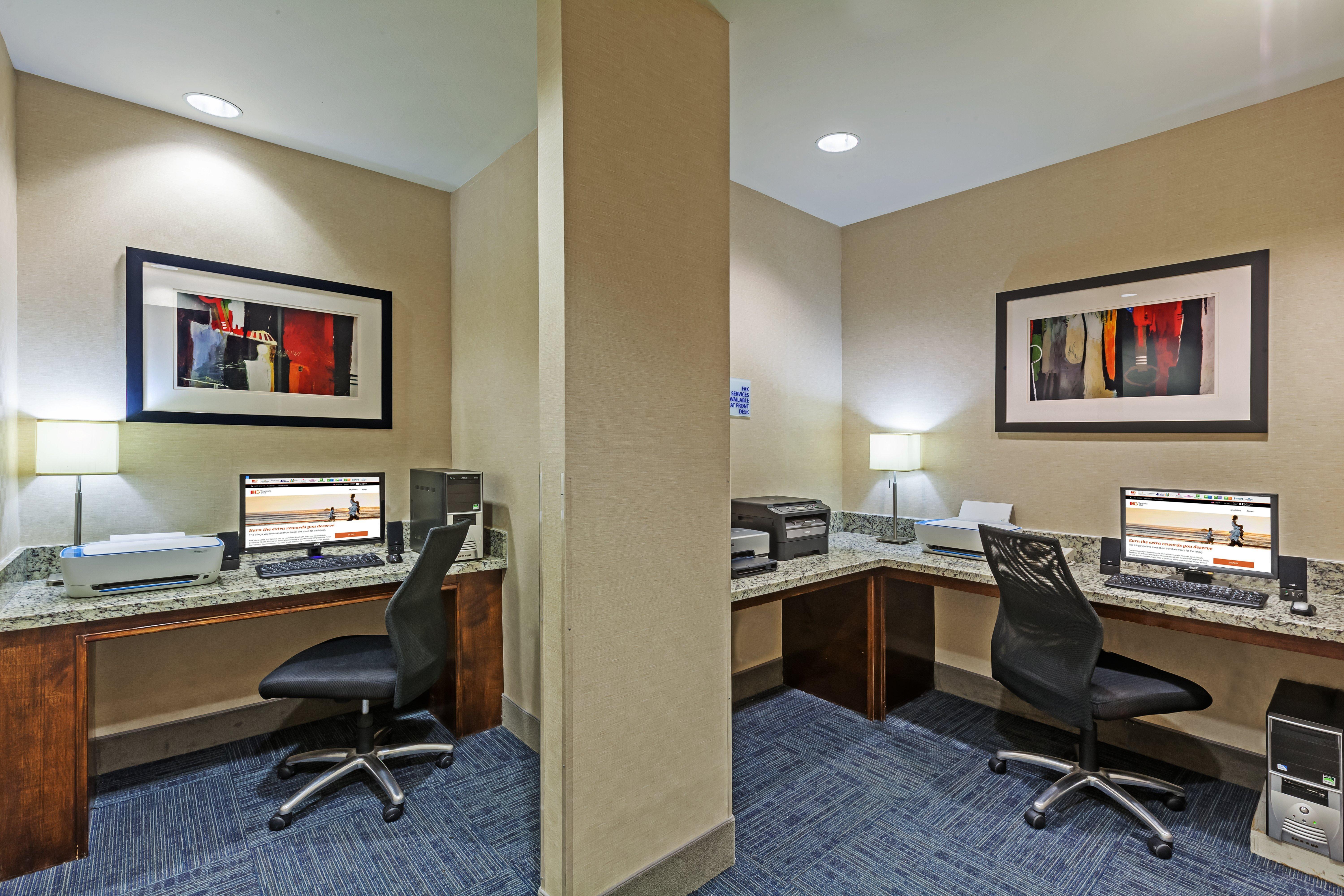 Holiday Inn Express Hotel & Suites Eagle Pass By Ihg Exterior foto
